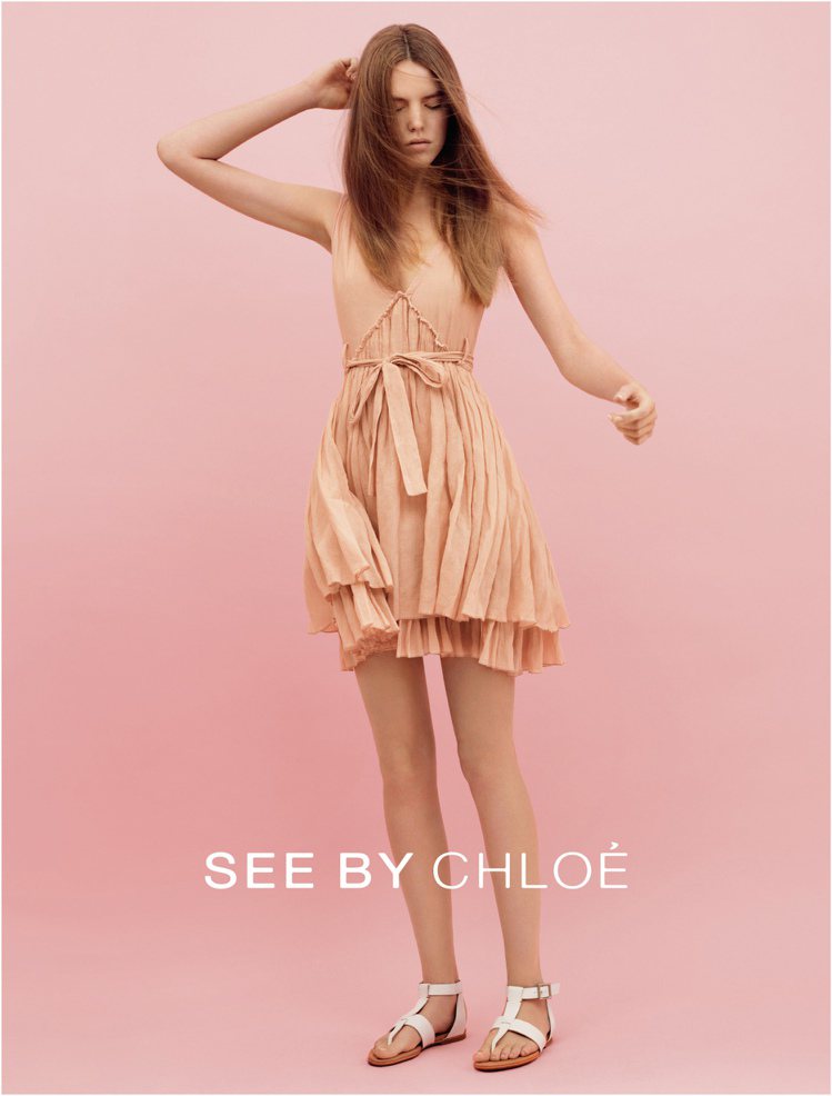 E BY CHLOE藉由粉紅、桃紅色等春夏粉色調讓女孩化身可人兒。圖／SEE BY CHLOE提供