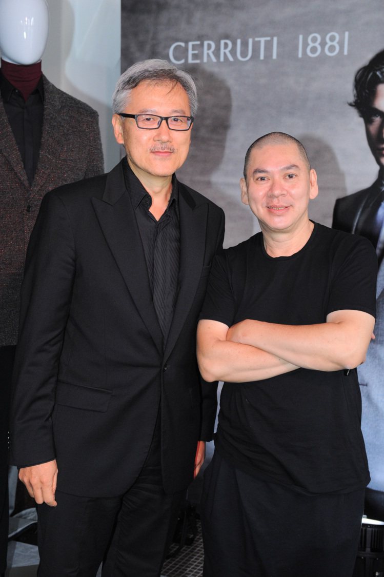左起為利邦零售服飾台灣區總經理Calvin Tsai與蔡明亮導演。圖／CERRUTI 1881提供