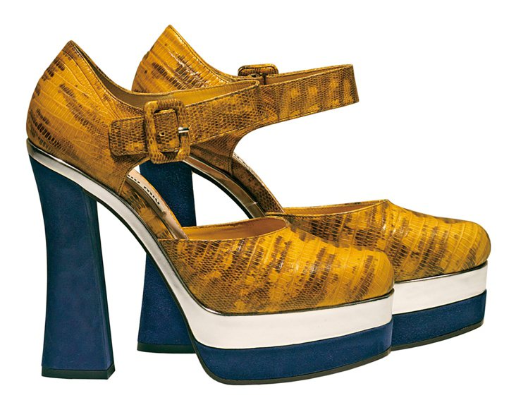 雙色厚底瑪麗珍鞋系列。圖／TVBS周刊提供