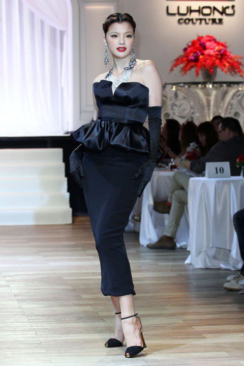 UHONG訂製服舉行2012秋冬發表會，凱渥名模上陣展演。記者陳俊吉／攝影