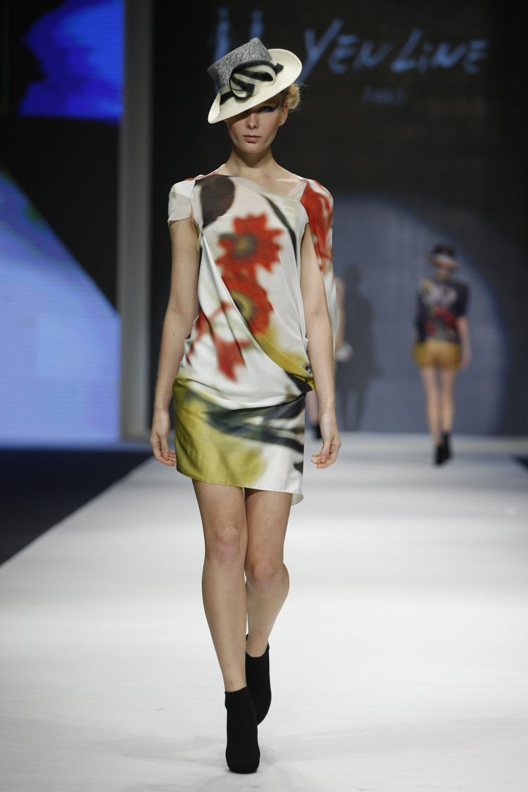 服裝設計師許艷玲發表2013春夏新裝。圖／TIS提供