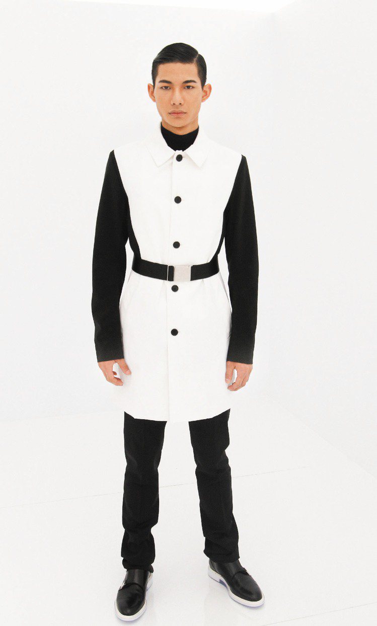 Dior Homme以白色強調未來科技感。記者蘇健忠／攝影