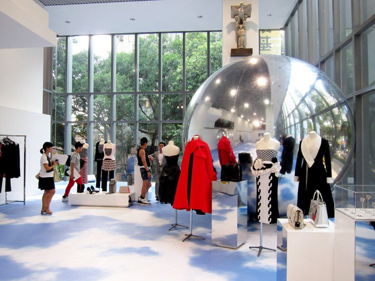 法國精品 Dior 選在首度出借給精品的台北教育大學美術館，舉辦亞太區秋冬發表。記者李盈儀／攝影