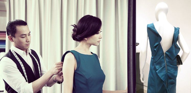 林志玲在「Shanghai Affairs情滬魅影」時裝秀預告中穿的裸背24K金訂製洋裝。圖／BOSS提供、記者吳曉涵攝影