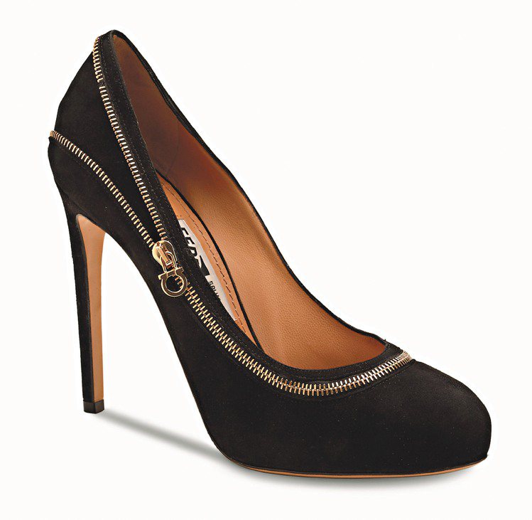 黑色麂皮拉鍊綴飾高跟鞋，29,900元。圖／Ferragamo提供
