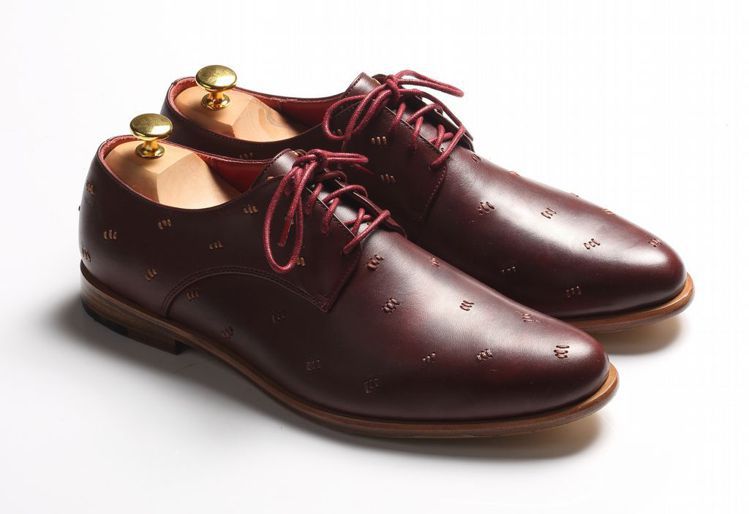 Sweet Villians各式鞋款中以手縫線裝飾鞋面的紳士皮鞋最值得推薦，因為此技術耗時費工，製作相當不易。圖／GQ提供