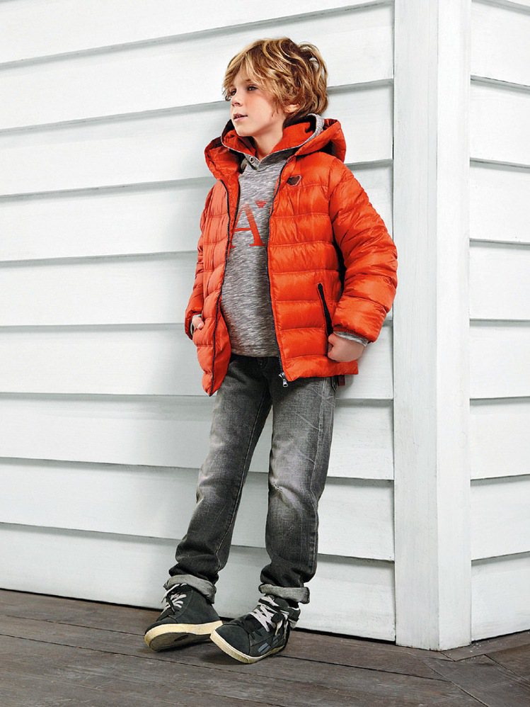 ARMANI JUNIOR秋冬裝上市，打造時尚都會小童。圖／ARMANI JUNIOR提供