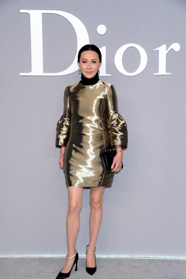 劉嘉玲穿Dior早秋新裝看秀。圖／Dior提供