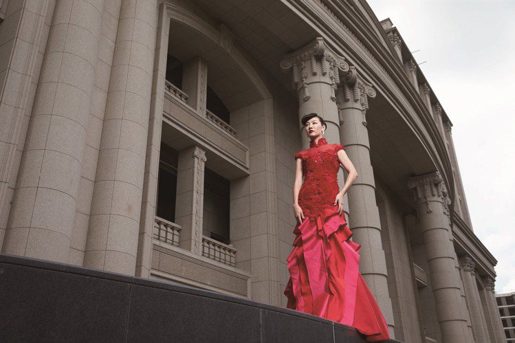 蔡孟夏Couture 高級訂製服系列，透露出精湛工藝精神與如夢似幻的華麗氛圍。圖...