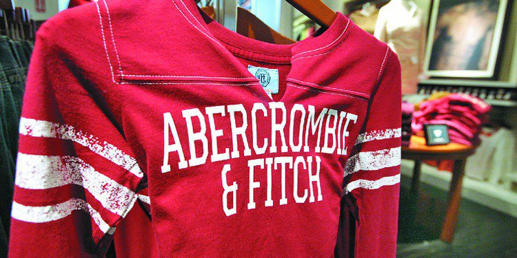 Abercrombie & Fitch（A&F）明春將在北美停售印有公司商標圖案的服飾，以順應青少年不再追逐名牌，改以自由混搭凸顯個人風格的轉變。圖／美聯社