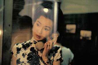 《花樣年華》故事背景時空設定為1960年代的香港，在片中可見到張曼玉飾演的職業女...