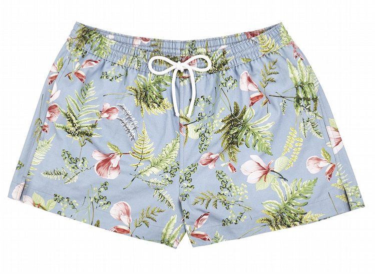 dunhill泳褲系列是創意總監John Ray以春日和花園為題，在熱帶色彩中搭配英倫特有的羊齒草和木蘭圖騰。圖／GQ提供