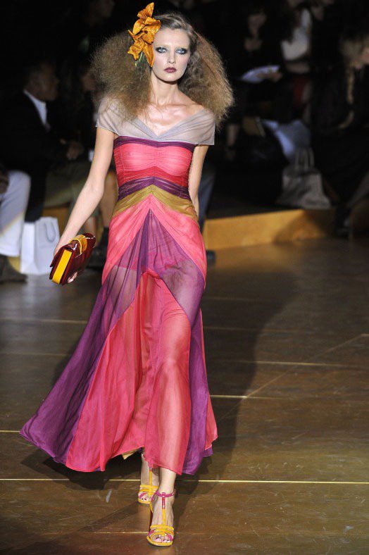 Marc Jacobs春夏70年代風格連身長裙。圖／Marc Jacobs提供