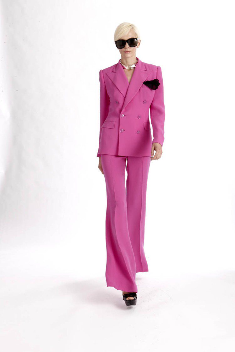 Ralphh Lauren本季設計運用亮色調的男裝女穿設計兼具男、女特色。圖／Ralphh Lauren提供