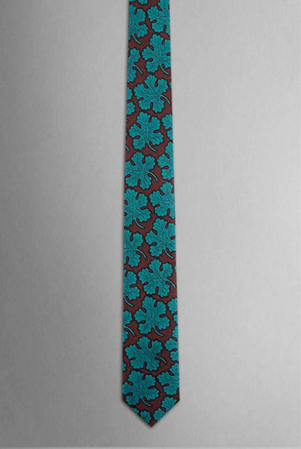 BURBERRY秋冬推出多款印花領帶，是最搶眼的造型好物。圖／BURBERRY提供