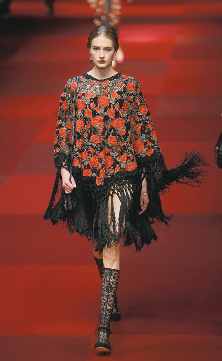Dolce & Gabbana春夏新裝呈現熱情風味。圖／美聯社