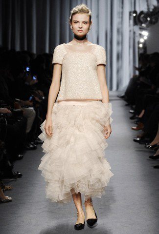 Chanel春夏訂製服秀場，模特兒穿著平底鞋走秀。圖／業者提供