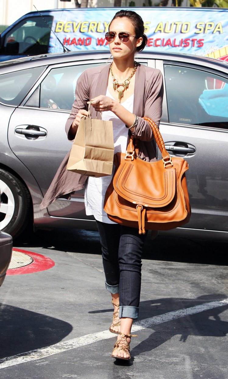 Chloé的Marcie bag是好萊塢女星潔西卡艾芭的最愛之一。 圖／Chloé提供