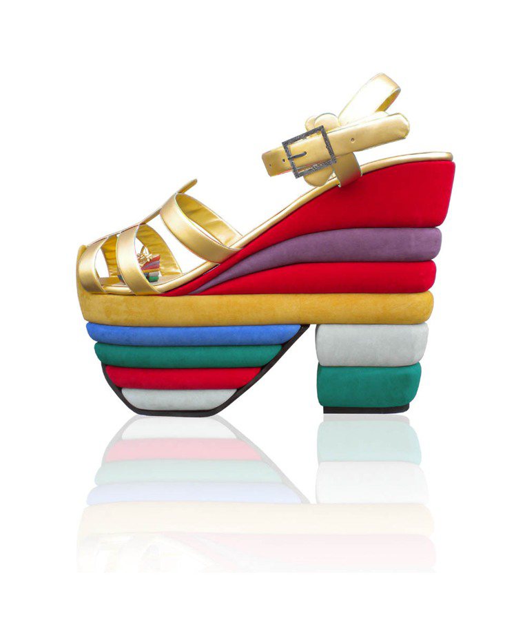 Salvatore Ferragamo 經典彩虹鞋變身超巨大，明年一月來台巡迴展出。圖／she.com.tw提供