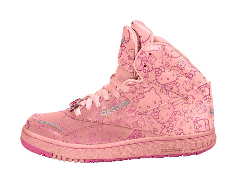 Reebok x Hello Kitty 聯名鞋款，$NT3,450。圖／she.com.tw提供