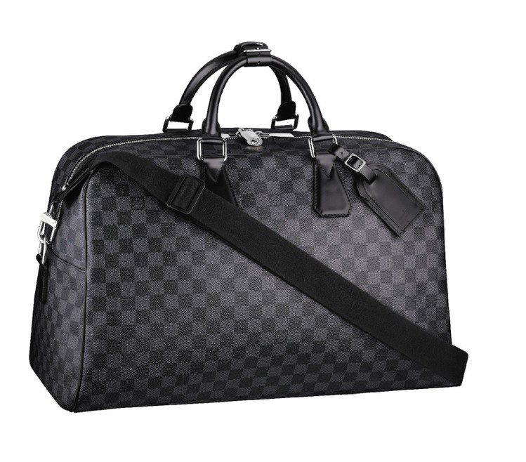LV為男性旅行推出Damier格紋款Neo Kendal旅行袋，76,500元。圖／LV提供