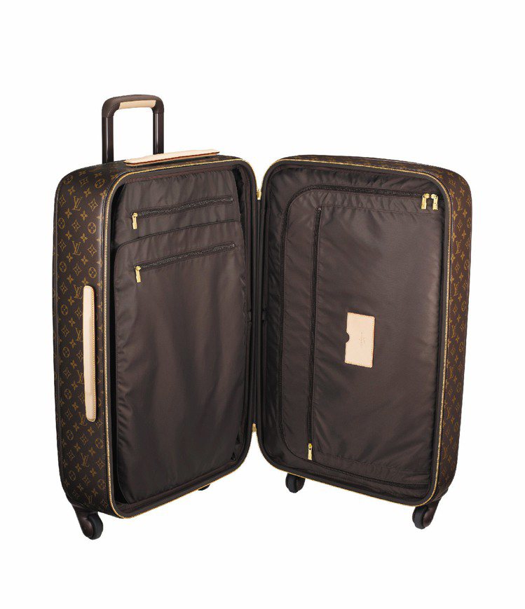 Monogram的4輪行李箱，內裝精緻且實用、尺寸70款，139,000元。圖／LV提供