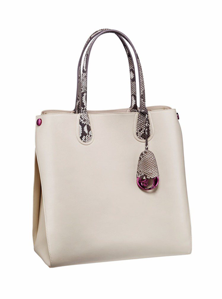 2014 早春Dior Addict 米白色拼接鱷魚皮製提把購物袋，11萬元。圖...