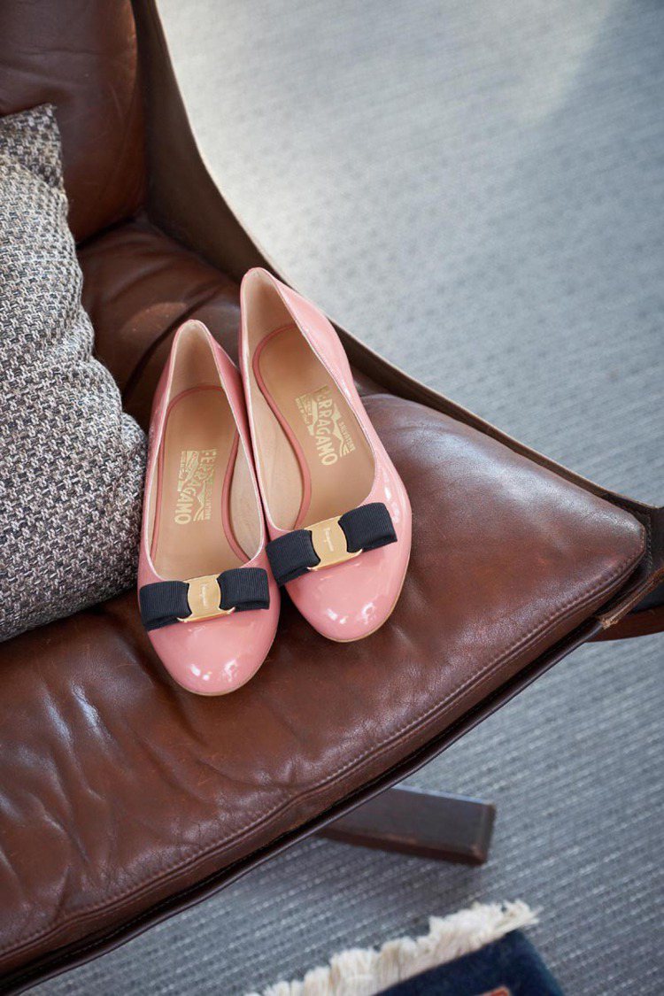 「少女時代」成員之一Tiffany的訂製Vara鞋，25,900元。圖／Ferragamo提供