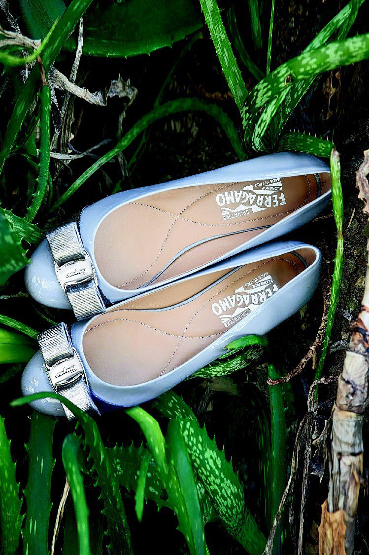 女星朴信惠的訂製Varina鞋，24,500元。圖／Ferragamo提供