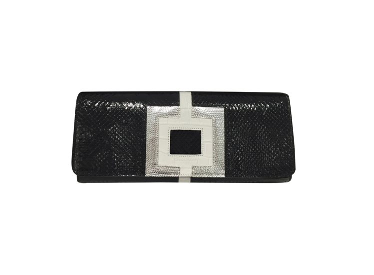 Longchamp《Atelier藝獻珍稀》手拿包－－東方黛蟒，85,900元。...