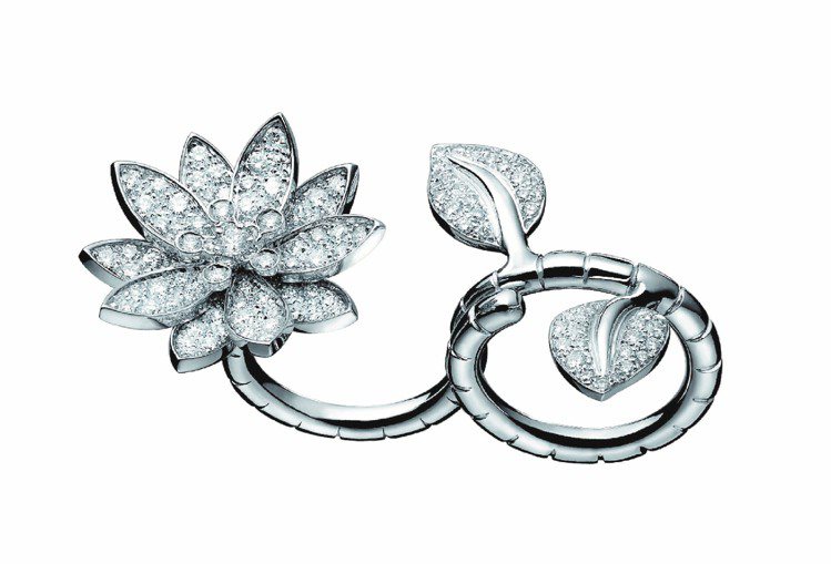 影后葉德嫻配戴的Lotus白K金鑽石指間戒。圖／梵克雅寶提供