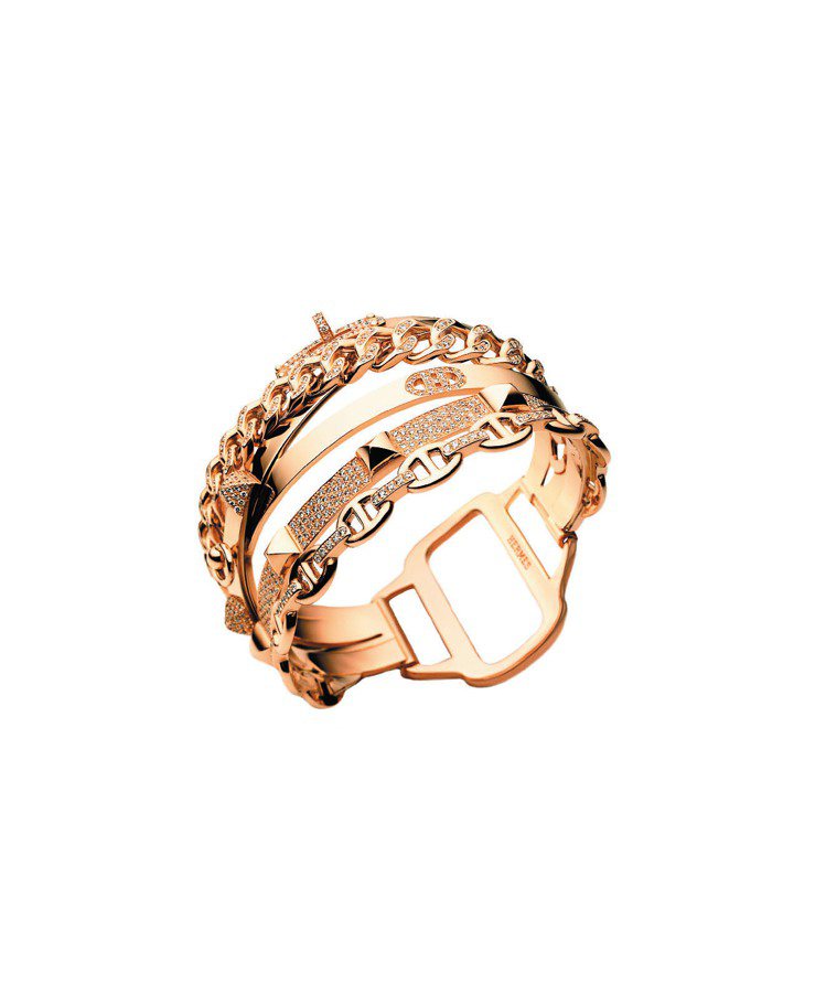 超模貝蒂弗蘭科拍攝愛馬仕秋冬珠寶形象照，配戴的玫瑰金鑲鑽手環。圖／HERMES提供