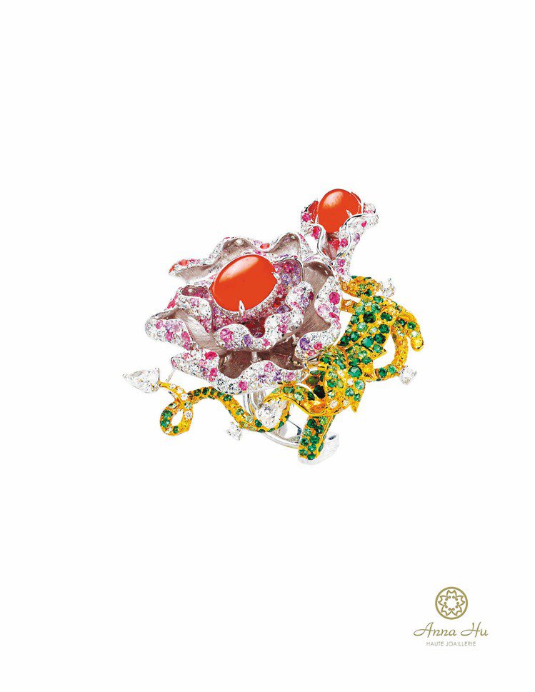 思嘉莉約翰森曾配戴過的龍之花戒指也來台展出。圖／Anna Hu提供