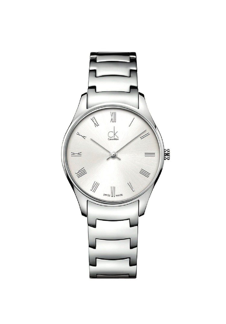 林葦茹配戴的ck classic系列腕表，可與男表成對搭配，6,100元。圖／ck Watch & Jewelry提供