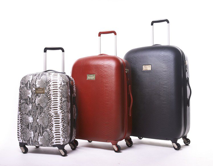 世界知名行李箱品牌 Samsonite今年特別推出黑標全新款 Python 幻雅...