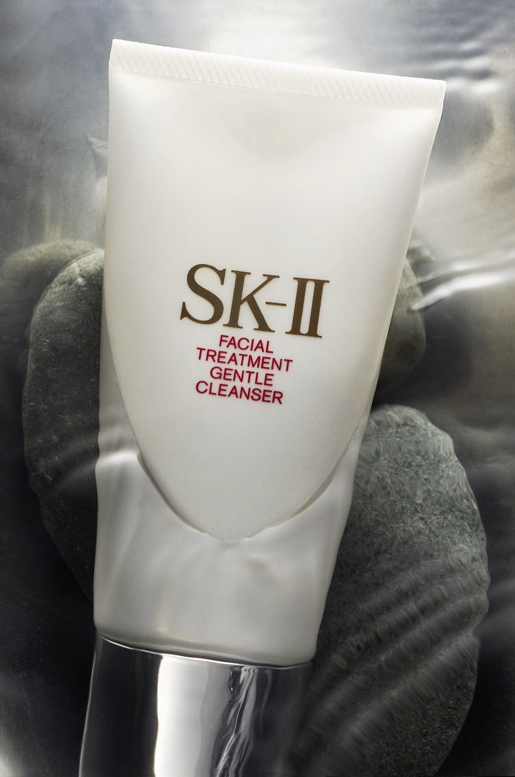 SK-II全效活膚潔面乳。120g／1,920元。圖／SK-II提供