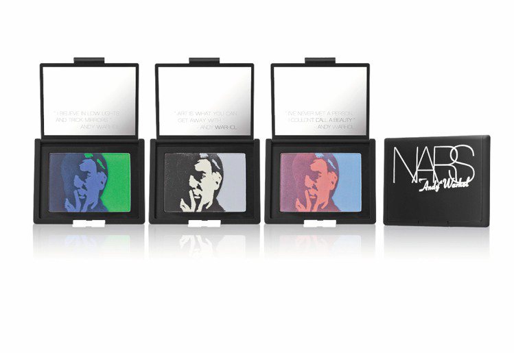 NARS推出安迪沃荷自畫像眼彩盤，單價1,800元。圖／NARS提供