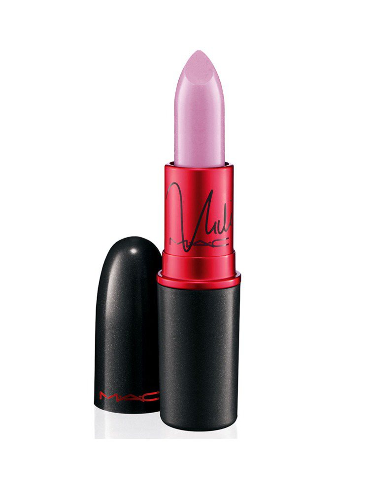 M.A.C推出妮琪米娜代言的薰衣草粉紫色薇拉葛蘭愛滋義賣唇膏、630元。圖／M.A.C提供