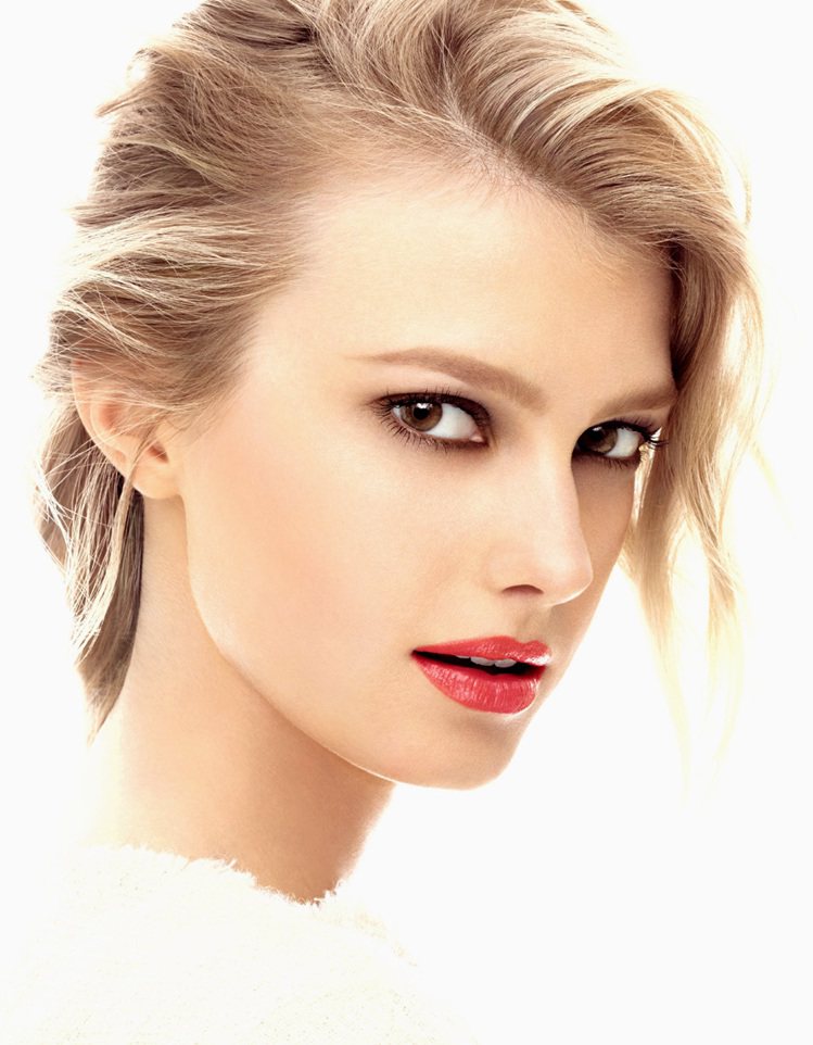 香奈兒唇膏系列推出新色，展現優雅性感唇彩。圖／香奈兒提供