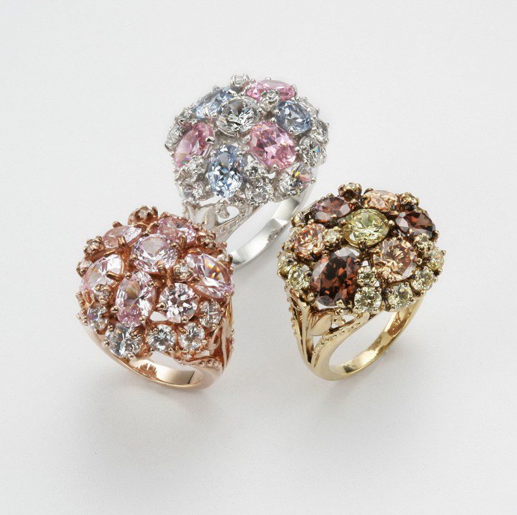 ARTE Deseo系列，如新娘捧花造型因而受歡迎，新推出小款戒指，各13,700元。圖／迪生提供