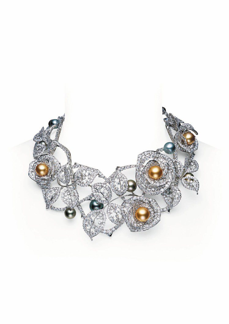 MIKIMOTO 頂級工藝珠寶Rose Garden 黃金珠黑真珠鑽石項鍊，4,000萬元。圖／MIKIMOTO提供