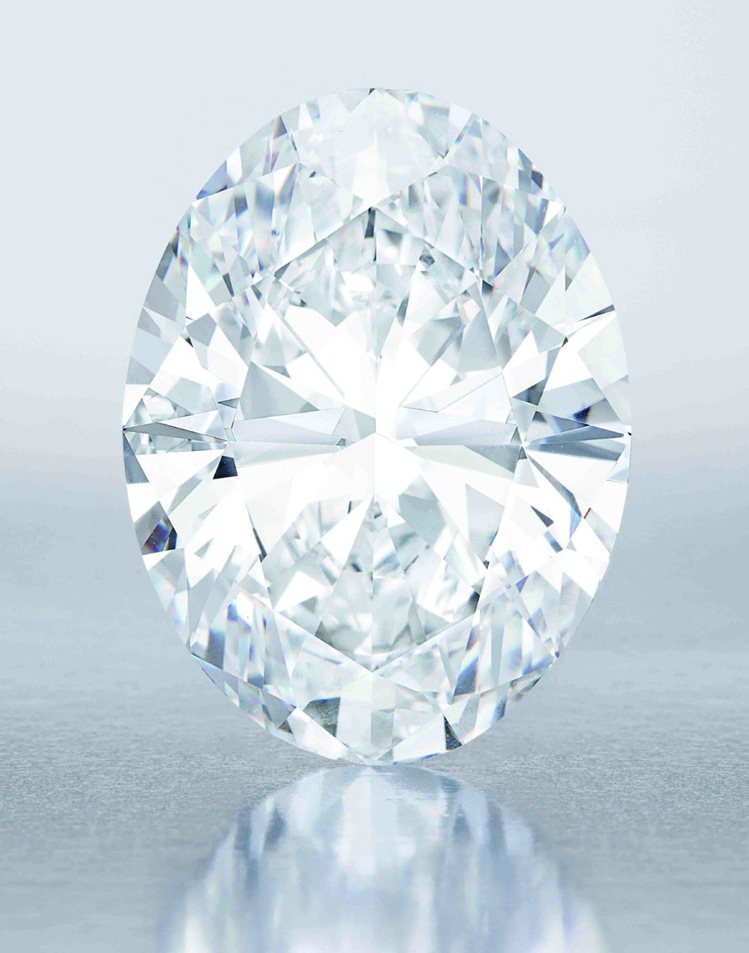 香港蘇富比秋拍將拍賣118.28克拉橢圓形D色無瑕Type IIa鑽石，估價約2.2至2.8億元。圖／sotheby's提供
