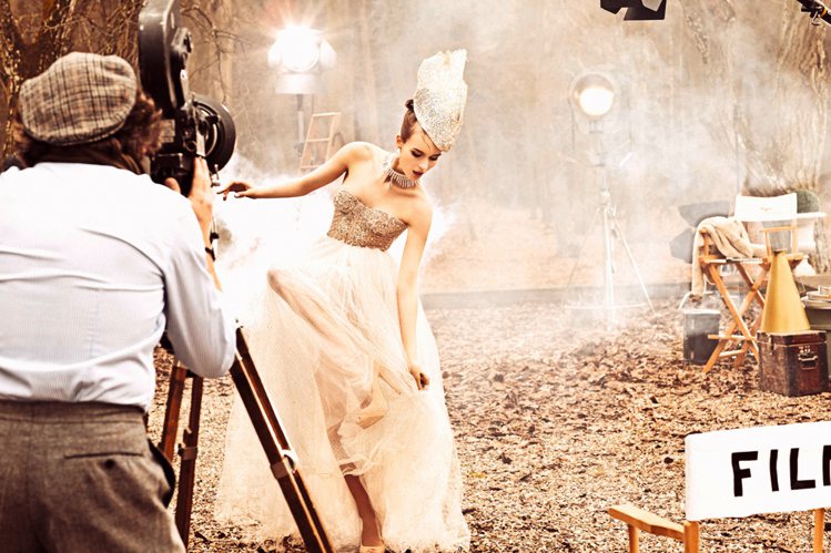 蕭邦2013年紅地毯系列，特別仿經典影片畫面拍攝了一組電影劇照感十足的形象圖。圖／珠寶之星