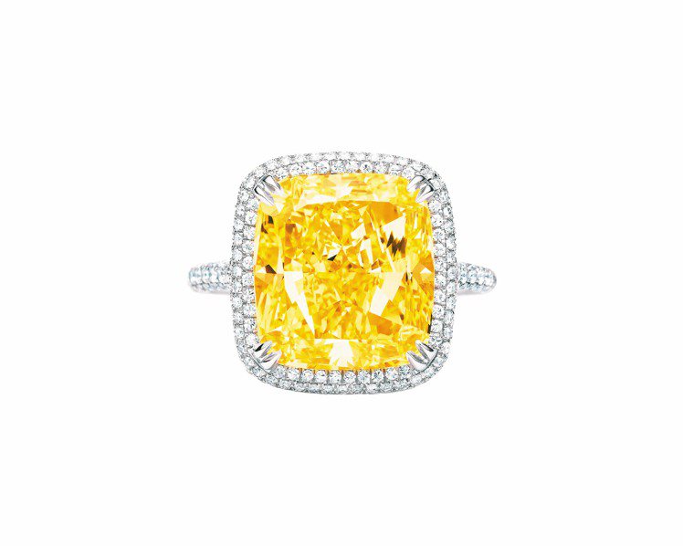 Tiffany黃鑽10.07克拉戒指，1,663萬元。圖／Tiffany提供