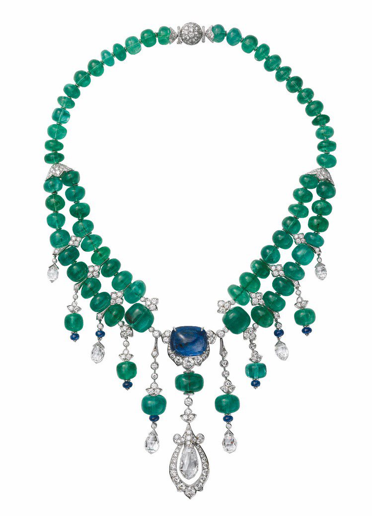 卡地亞頂級珠寶系列祖母綠項鍊，鉑金、白K金鑲嵌美鑽，項鍊串以祖母綠珠，並鑲有一顆...