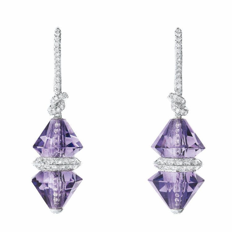 Boucheron Ispahan耳環，4顆紫水晶約39.79克拉，218顆鑽石共2.53克拉。227萬元。圖／Boucheron提供