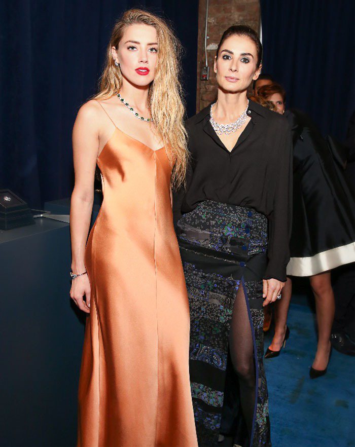 女星Amber Heard（左）出席2015 Tiffany Blue Book晚宴，與Tiffany設計總監Francesca Amfitheatrof（右）合影。圖／Tiffany提供