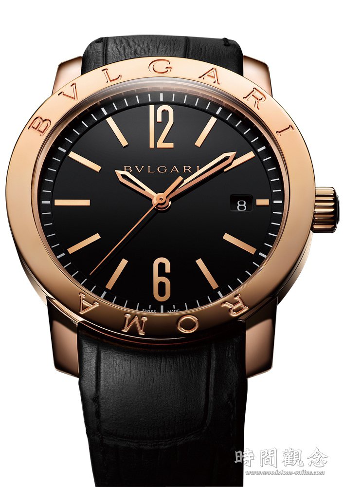 BVLGARI：出自於對羅馬帝國的榮耀回顧，「Roma自動腕錶」採用從古幣擷取靈感、銘刻品牌名稱的錶圈，以彰顯其帝王氣質；曲線優雅的 18K 玫瑰金錶殼，與黑色面盤、鱷魚皮錶帶互相襯托。種種的細節，在在傳達了品牌在美學等各方面相關的內在價值。
Roma自動腕錶自動上鍊機芯∕18K玫瑰金材質∕時、分、秒指示∕日期顯示∕藍寶石水晶鏡面。圖／時間觀念提供
