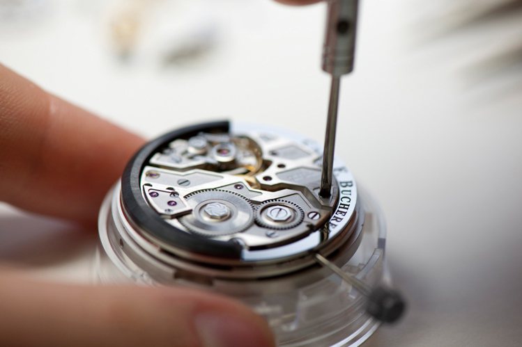 BigDate 日曆腕錶，CFB A1003自動上鍊機芯／不鏽鋼材質／ 錶徑38 . 5mm／時、分、小秒針指示／大日曆視窗日期指示／藍寶石水晶鏡面、底蓋／建議售價：NT$ 285,000。圖／時間觀念提供