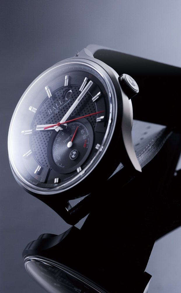 BALL for BMW系列 機械測溫計限量腕錶
BALL 9018自動上鍊機芯∕經類鑽炭處理的不鏽鋼材質∕錶徑44 mm∕時、分、秒指示∕日期顯示∕溫度計∕藍寶石水晶鏡面、底蓋∕防水100米∕建議售價：NT9,800。圖／時間觀念